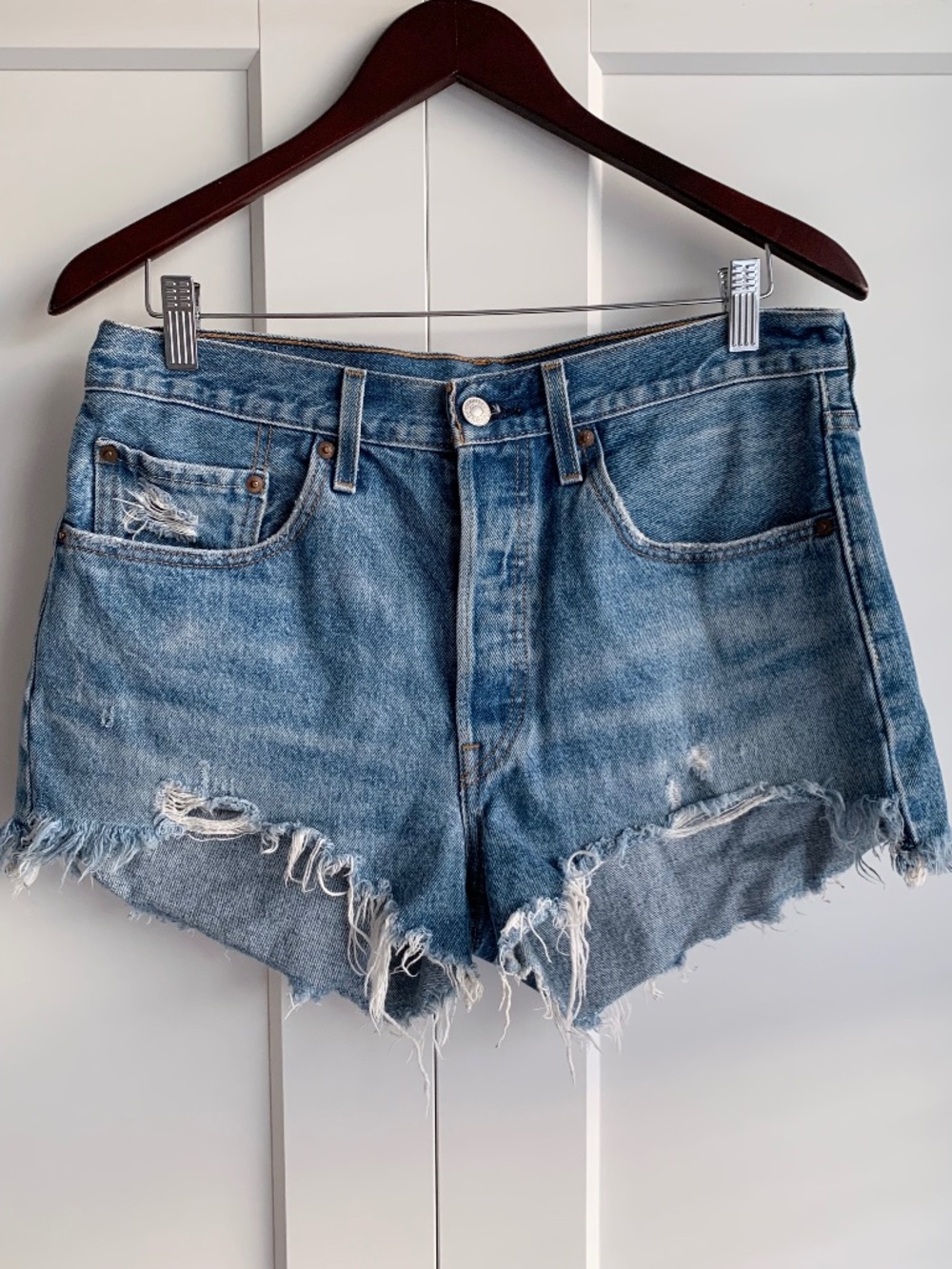 Levi's 501 Denim Short Women's size 30 High Rise  Distressed cutoff Frayed Hem